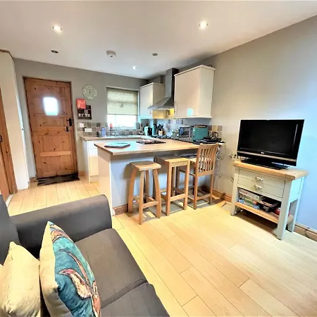 Inglefall & Jasmine * Ingleton (North Yorkshire)